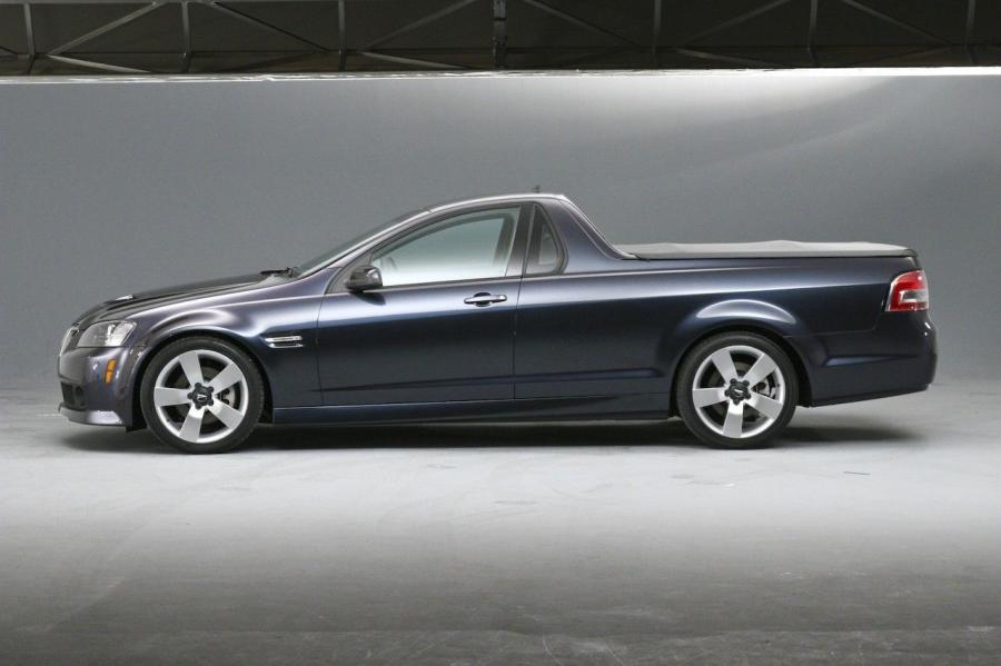  Pontiac G8 ST 2008 года  (фото 17 из 18)